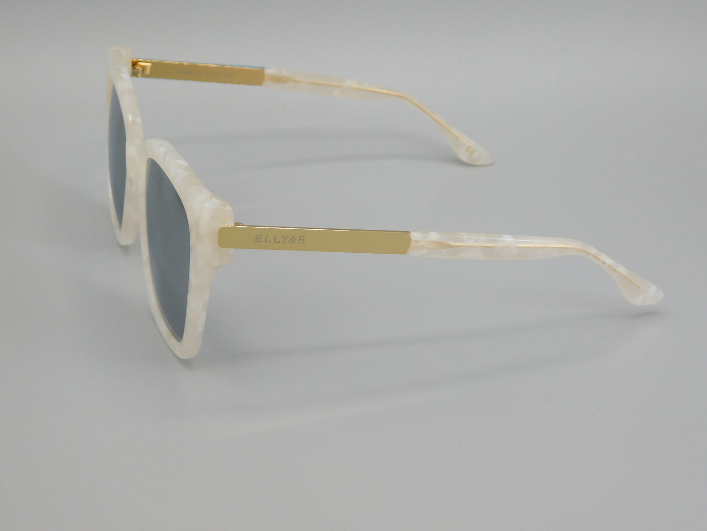 Lily EE7001A2 Sunglasses - Pearl White